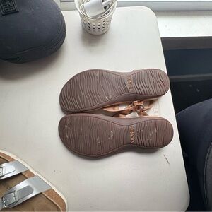 Vionic Women's Tan Sandals